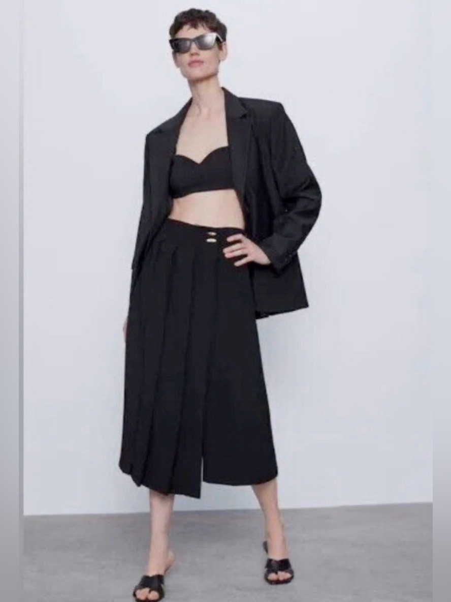 (Nwt) Zara Long Pareo Shorts Culotte. Black With Gold Buttons. Size Xs